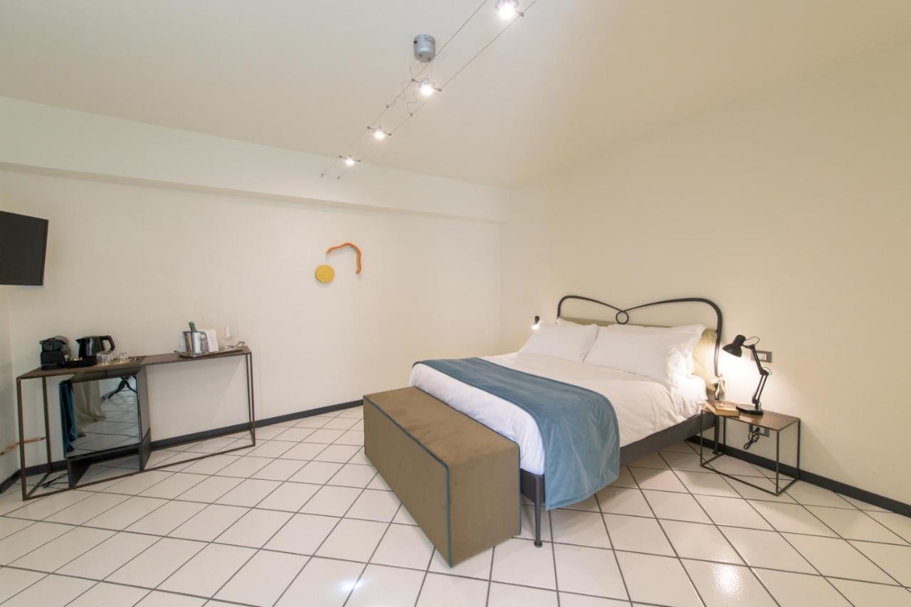 גאבי Palazzo Sertorio Suites מראה חיצוני תמונה